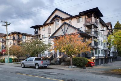 405 - 5474 198 St, Condo with 2 bedrooms, 1 bathrooms and 2 parking in Langley BC | Image 1