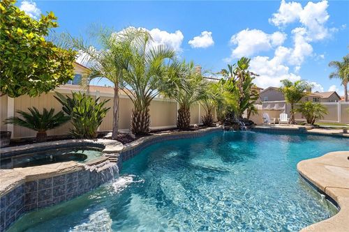 33668 Iris Ln, Murrieta, CA, 92563-2457 | Card Image