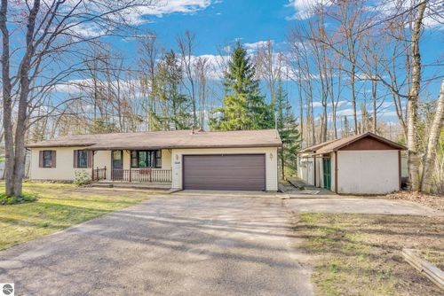 143 Arbutus Avenue, Cadillac, MI, 49601 | Card Image