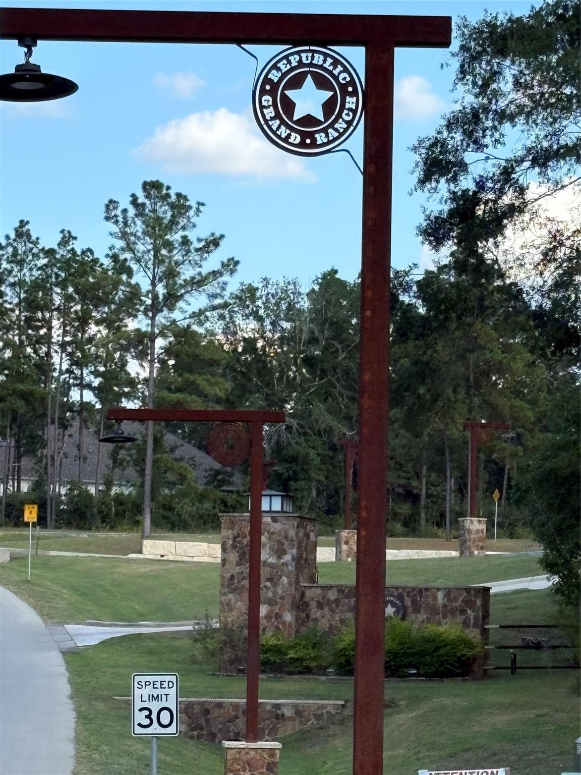 Land in Willis 4