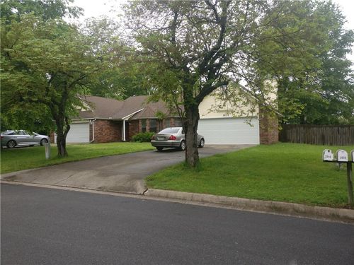 2050 E Farr Ln, Fayetteville, AR, 72703-3899 | Card Image