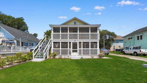 401 17th Ave S, North Myrtle Beach, SC, 29582-4077 | Card Image