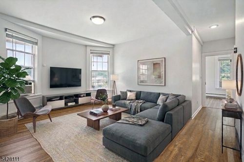 60 2nd St, South Orange, NJ, 07079-1853 | Card Image