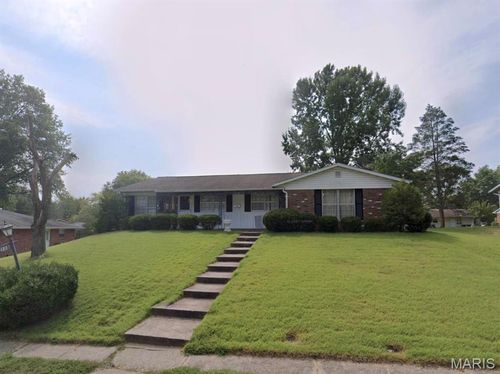 113 Derbyshire Dr, Swansea, IL, 62226-3033 | Card Image