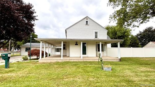 25000 Ann Arbor Trl, Dearborn Heights, MI, 48127-1740 | Card Image