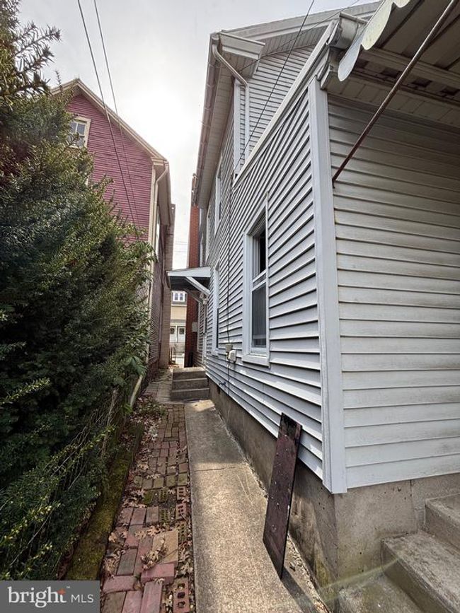 159 W Fulton St, Home with 4 bedrooms, 2 bathrooms and null parking in EPHRATA PA | Image 40