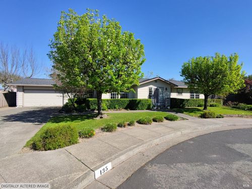 135 Fulton Pl, Windsor, CA, 95492-9482 | Card Image