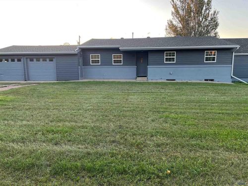 110 S Monroe Ave, New Underwood, SD, 57761-2011 | Card Image