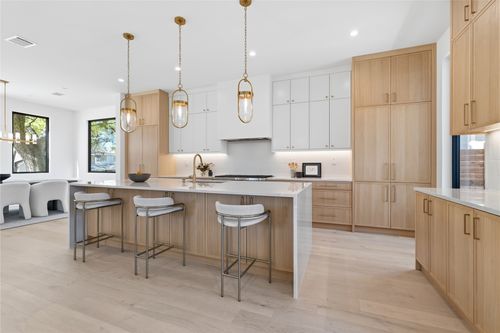 1702 W 30th St, Austin, TX, 78703-1824 | Card Image