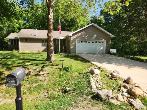 1 W Elmwood Dr, Putnam, IL, 61560-9518 | Card Image