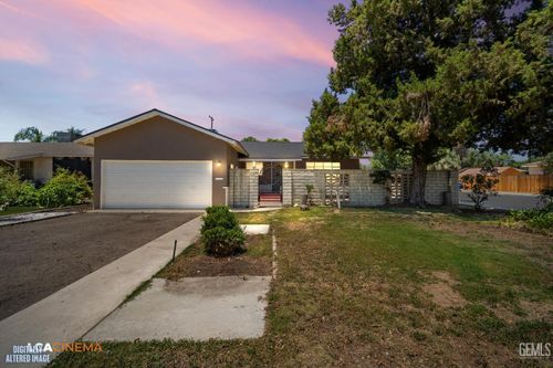 295 Elm Street, Shafter, CA, 93263 | Card Image