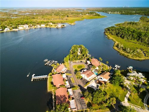 373 Nw 14th Pl, Crystal River, FL, 34428-3888 | Card Image