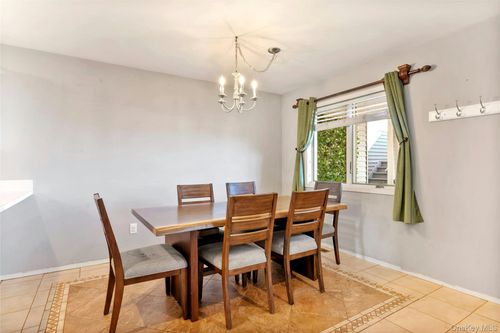 3105 Bluffs Dr S, Calverton, NY, 11933-2201 | Card Image