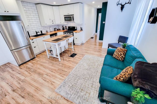 18 Ellis Ave, House other with 2 bedrooms, 2 bathrooms and 1 parking in Hamilton ON | Image 14