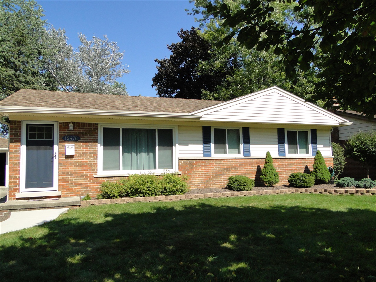 Auburndale St, Livonia, MI 48152