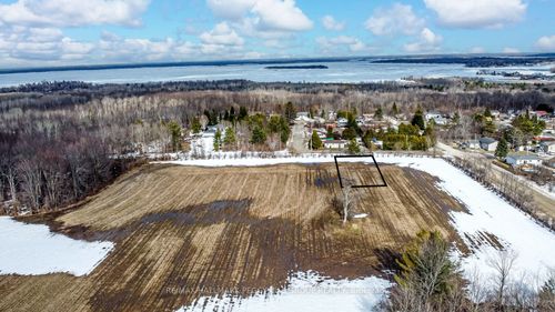 426 7th Ave, Tay, ON, L0K1R0 | Card Image