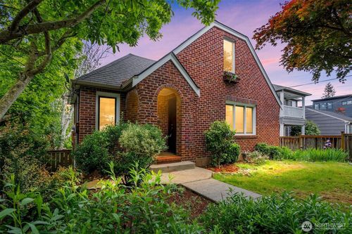6026 35th Ave Ne, Seattle, WA, 98115-7313 | Card Image