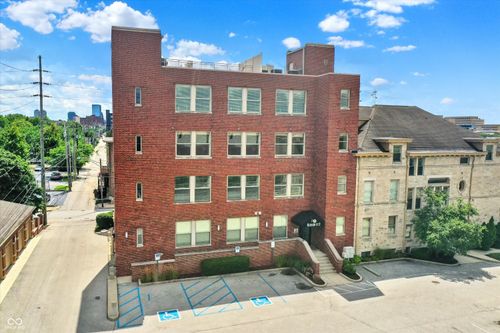unit-301-2105 N Meridian St, Indianapolis, IN, 46202-1358 | Card Image