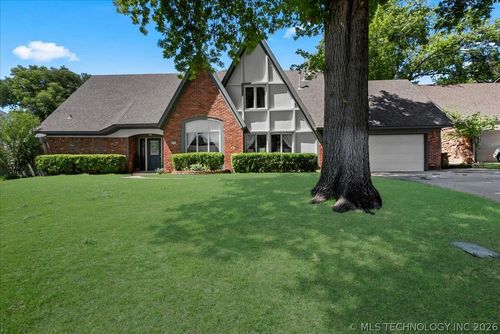 5813 64th Pl, Tulsa, OK, 74136-2132 | Card Image