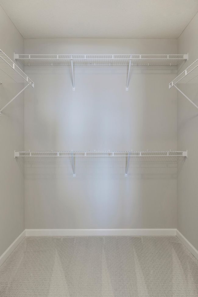 Owner's walk-in closet | Image 23