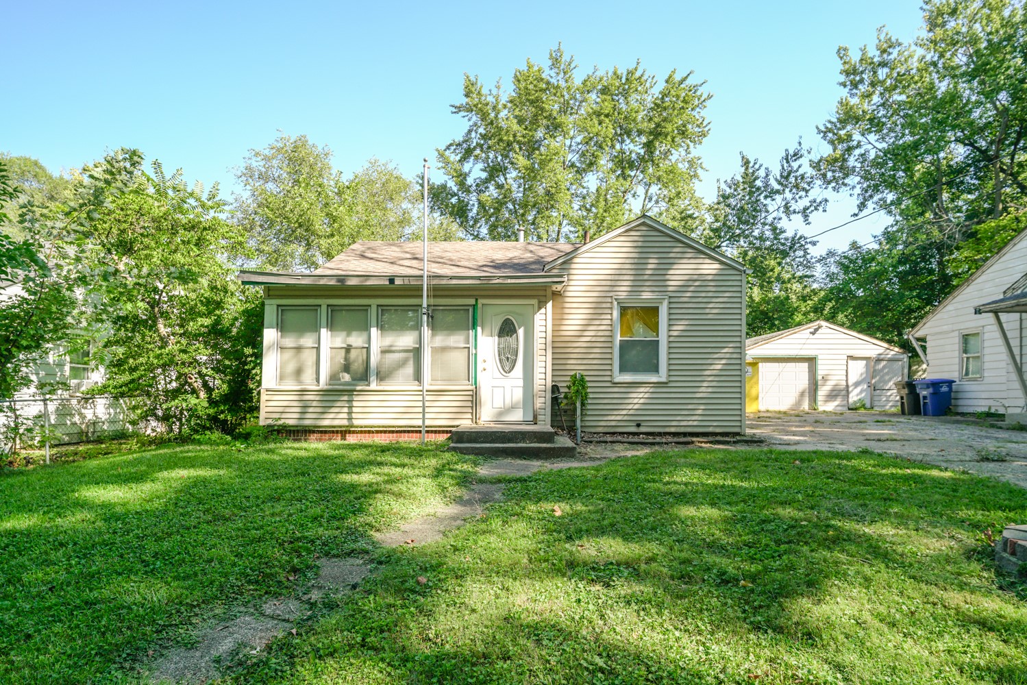 Sheridan Ave, Des Moines, IA 50313