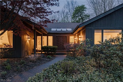 8 Louis Drive, Pepper Pike, OH, 44124 | Card Image