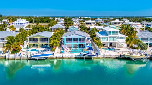 556 Caribbean Dr E, Summerland Key, FL, 33042-4814 | Card Image