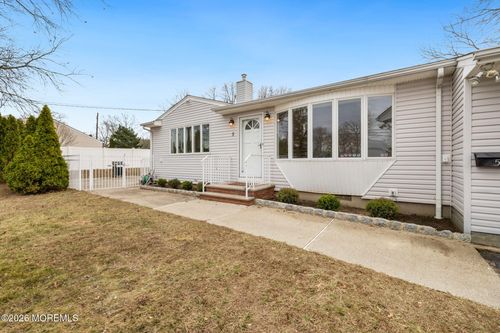 5 Barrier Dr, Hazlet, NJ, 07730-1005 | Card Image