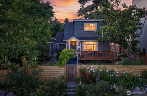 3632 S Findlay Street, Seattle, WA, 98118 | Card Image