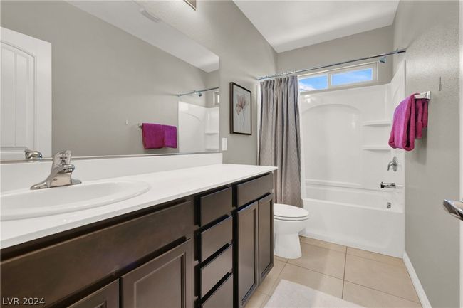 Upstairs bathroom | Image 31