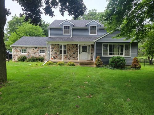 686 S Concord Road, Oconomowoc, WI, 53066 | Card Image
