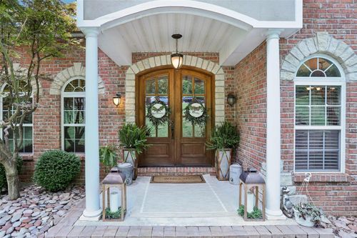 1002 Chesterfield Forest Dr, Wildwood, MO, 63005-4216 | Card Image