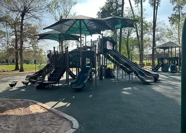 Located minutes from Lemm Elementary and Forest Oaks Park with trails, a playground, and a serene pond. | Image 41