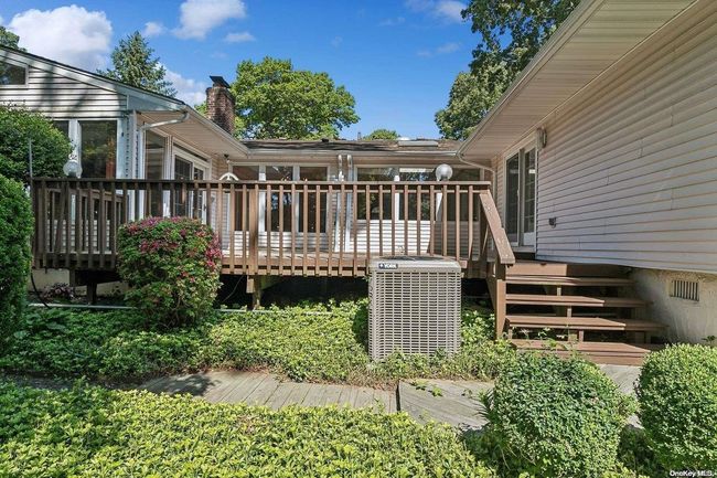 57 Ridge Dr, House other with 3 bedrooms, 3 bathrooms and null parking in Plainview NY | Image 25