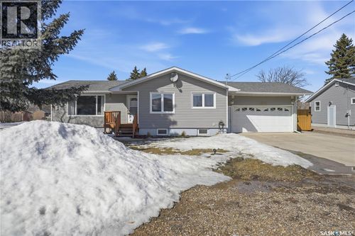 1005 Water St, Indian Head, SK, S0G2K0 | Card Image
