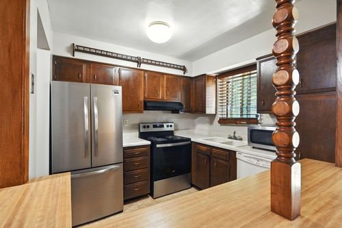 8657 N 73rd St, Milwaukee, WI, 53223-2601 | Card Image