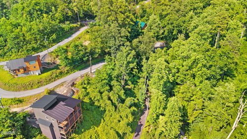 818 Davenport Road, Gatlinburg, TN, 37738 | Card Image