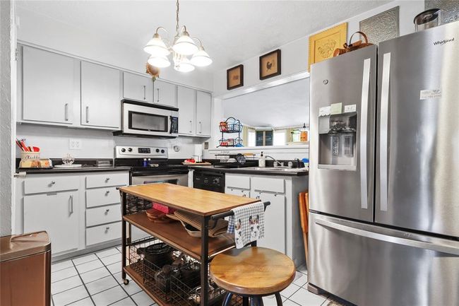 REFRIGERATOR INCLUDED | Image 7