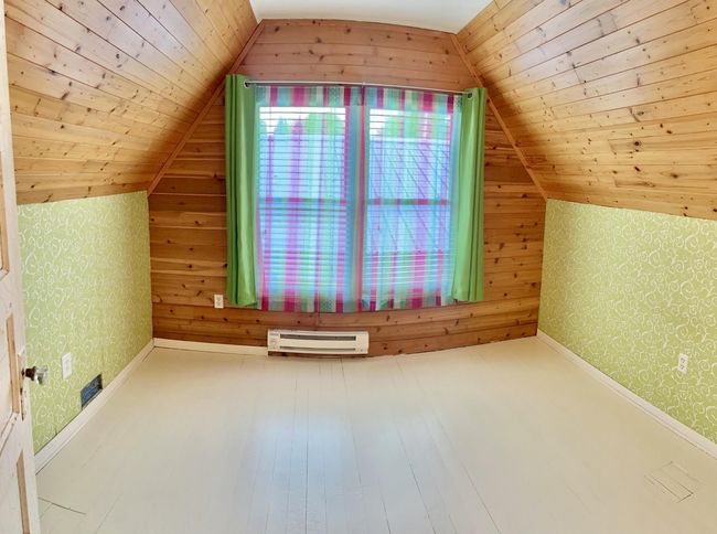 8-Upper level bedroom | Image 16