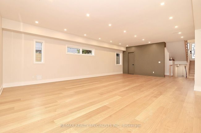 1048 Roosevelt Rd, House attached with 5 bedrooms, 6 bathrooms and 2 parking in Mississauga ON | Image 34