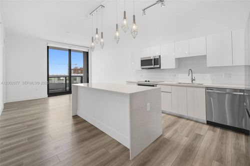 805-101 Diplomat Pkwy, Hallandale Beach, FL, 33009 | Card Image