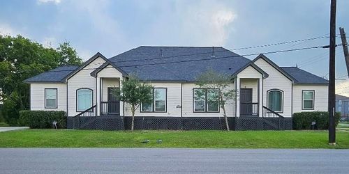 b-4801 Wenda St, Houston, TX, 77033-4126 | Card Image