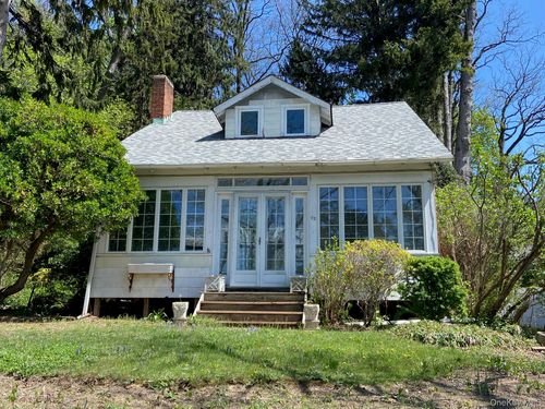 22 Prospect Road, Huntington, NY, 11721 | Card Image