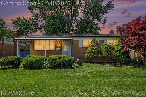 30631 Pinto Dr, Warren, MI, 48093-5058 | Card Image