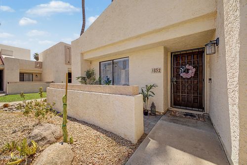 852 E Morningside Dr, Phoenix, AZ, 85022-1135 | Card Image