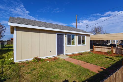 209 S Magnolia Ave, Farmersville, CA, 93223-1905 | Card Image