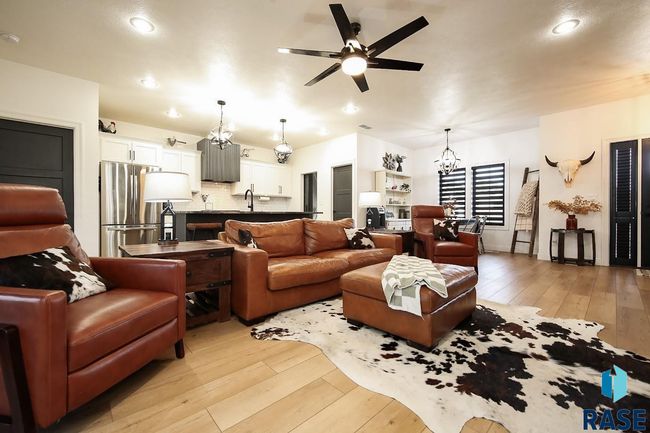 409 N Piper Dr, House other with 6 bedrooms, 3 bathrooms and null parking in Sioux Falls SD | Image 10
