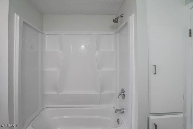 Full Bath | Image 16