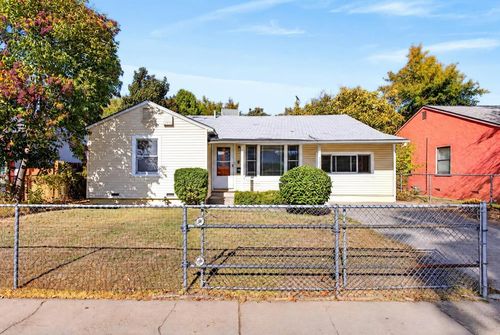 1525 London Street, Sacramento, CA, 95822 | Card Image