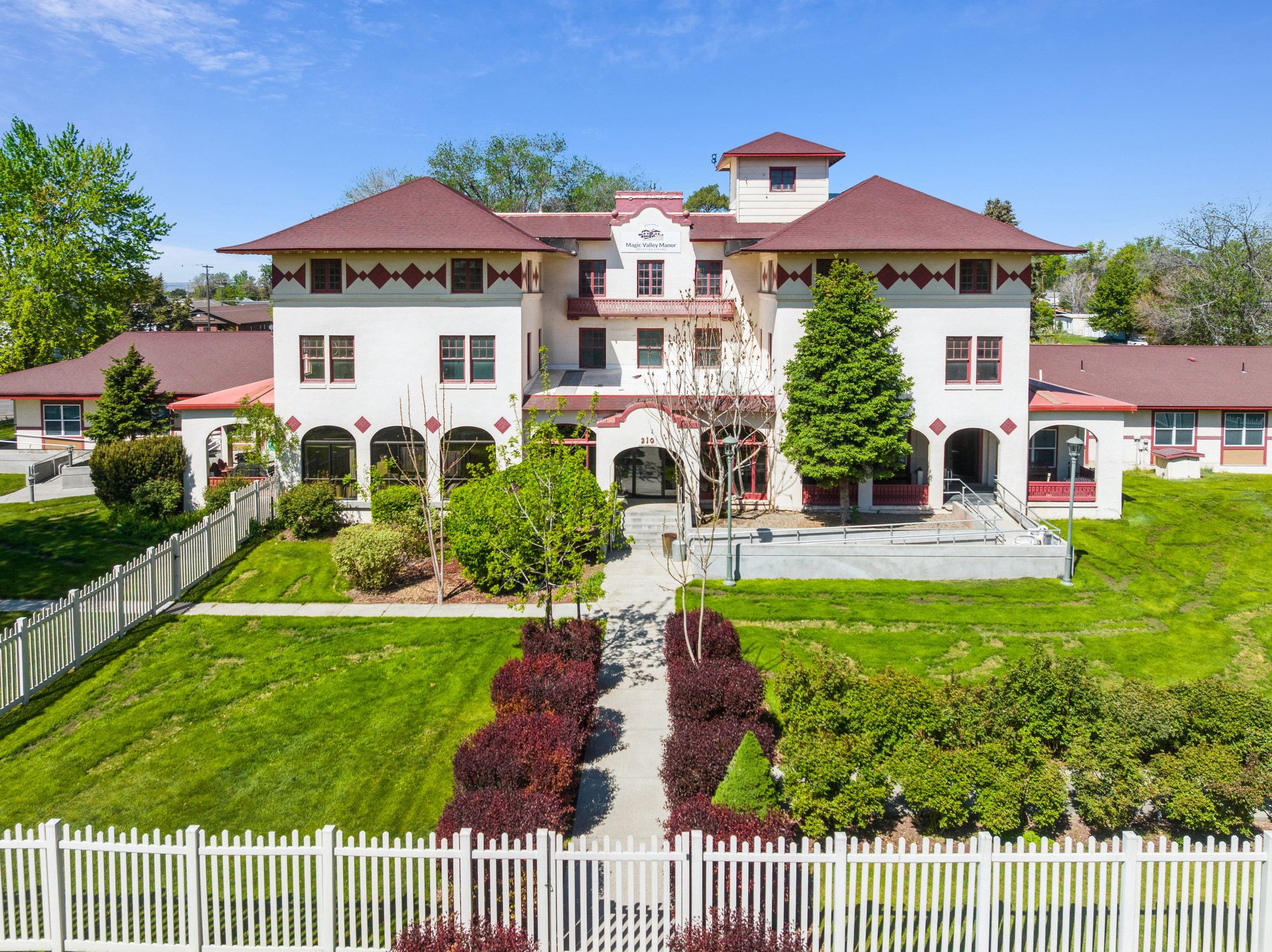 210 N Idaho St, Wendell, ID 83355
